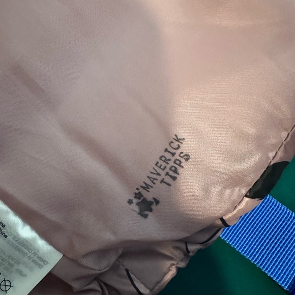 Minnie Mouse printed mauve colored puffer vest with hood and ears - Picture 8 of 10